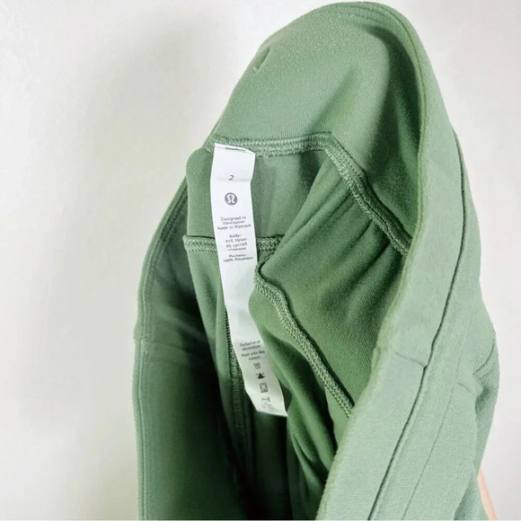 Lululemon Womens Size 2 Ready to Rulu High-Rise Jogger Crop Green Twill - Picture 8 of 13